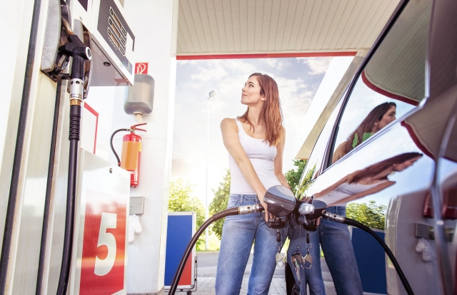 e-petrol.pl: ceny na stacjach zaskakująco wyhamowały, sprzedawcy paliw ograniczają zyski