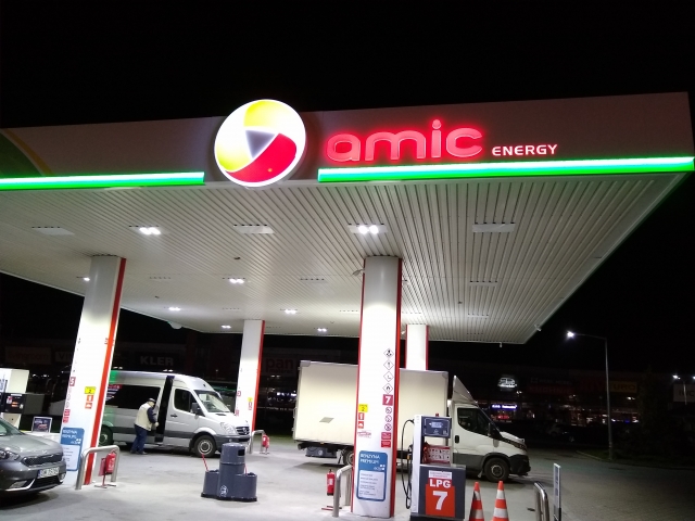 Na stacjach paliw Amic Energy skorzystasz z ładowarek GreenWay