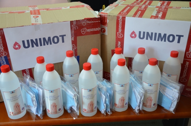 Unimot rusza na pomoc seniorom - przekaże 10 000 masek ochronnych Unimot rusza na pomoc seniorom - przekaże 10 000 masek ochronnych