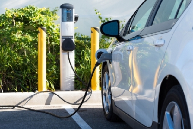 Budynki użyteczności publicznej oraz bloki przyspieszą rozwój elektromobilności Budynki użyteczności publicznej oraz bloki przyspieszą rozwój elektromobilności