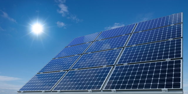 W Wielkiej Brytanii samochody ładują się energią słoneczną W Wielkiej Brytanii samochody ładują się energią słoneczną