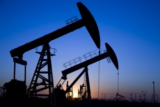 Niepokój o globalną podaż podbija ceny ropy