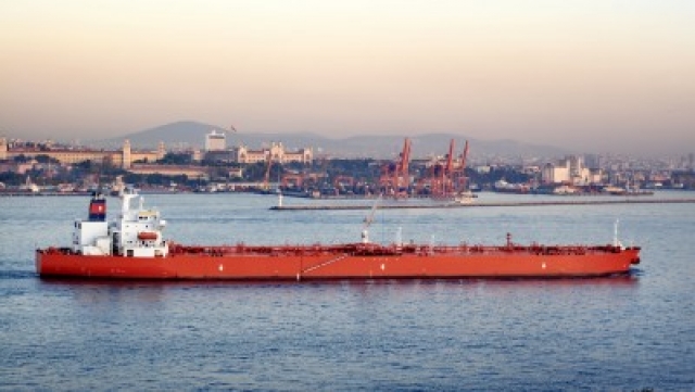 Ropa z Emiratów wraca do Europy Ropa z Emiratów wraca do Europy