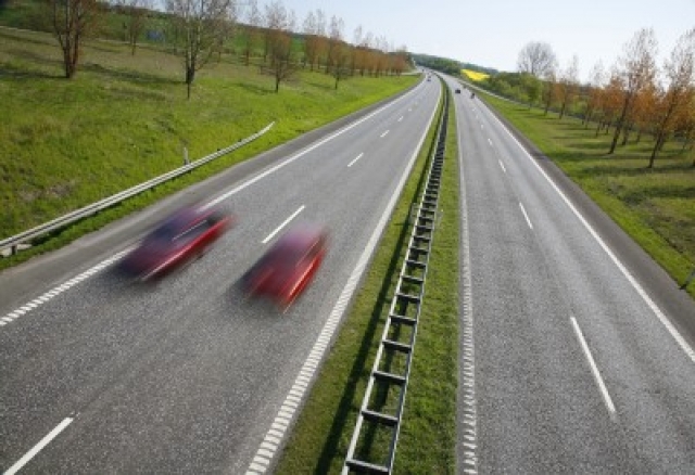 e-petrol.pl: długi weekend bez ośmiu złotych za benzynę e-petrol.pl: długi weekend bez ośmiu złotych za benzynę