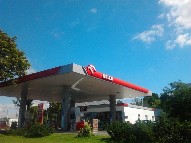 Orlen wyjaśnia w reklamie wysokie ceny paliw Orlen wyjaśnia w reklamie wysokie ceny paliw