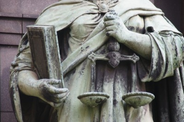 Zdaniem prokuratury każda kradzież paliwa przestępstwem Zdaniem prokuratury każda kradzież paliwa przestępstwem