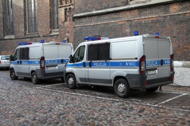Policja poszukuje sprawców napadu na stację paliw Policja poszukuje sprawców napadu na stację paliw