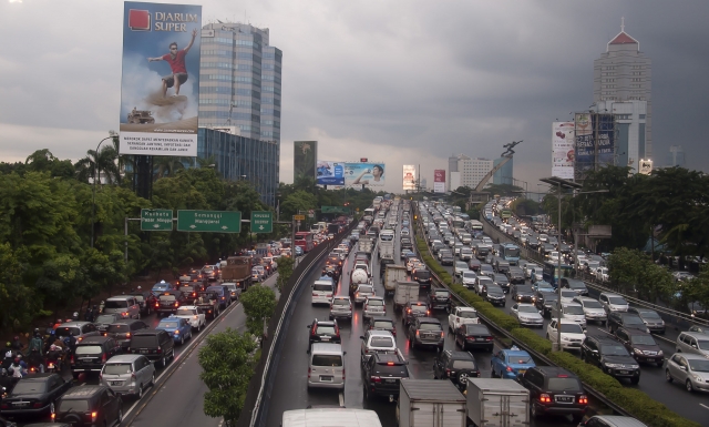 Indonezja rozpoczyna poszukiwania pól naftowych i gazowych Indonezja rozpoczyna poszukiwania pól naftowych i gazowych