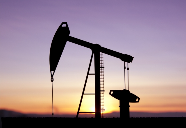 Saudi Aramco obniża ceny ropy dla Azji i Europy