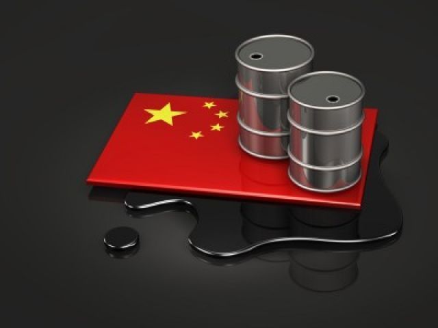 Chiny zwiększają zakupy lekkiej słodkiej ropy Chiny zwiększają zakupy lekkiej słodkiej ropy