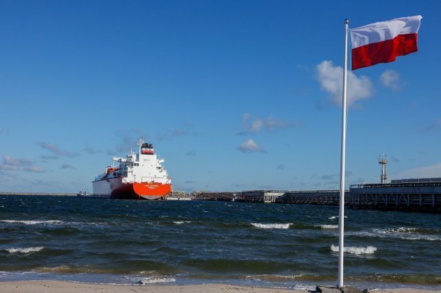 Pierwsza dostawa LNG zrealizowana polskim gazowcem