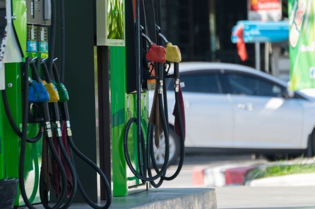 e-petrol.pl: rafinerie podnoszą ceny paliw, a na stacjach korzystamy z promocji