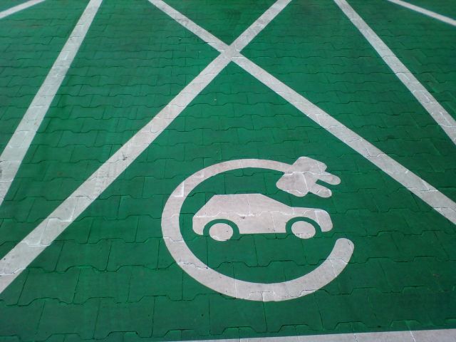 Największy w Wielkiej Brytanii węzeł ładowania pojazdów elektrycznych Największy w Wielkiej Brytanii węzeł ładowania pojazdów elektrycznych