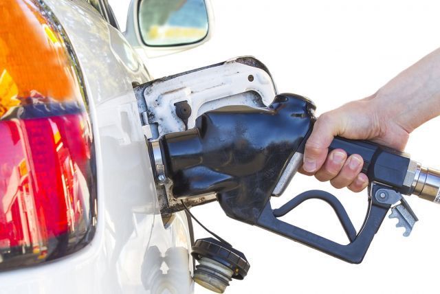 e-petrol.pl: wyższe podatki nie przekładają się na droższe tankowanie