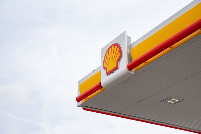 Shell po dobrym roku podnosi dywidendę