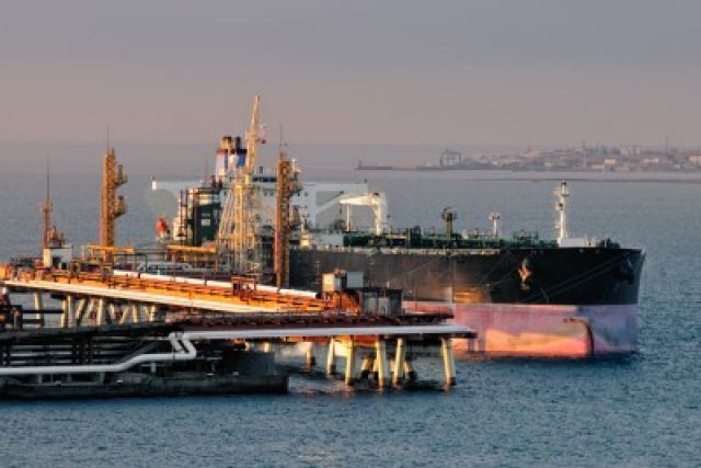 Rekordowe dostawy ropy z Rosji drogą morską 