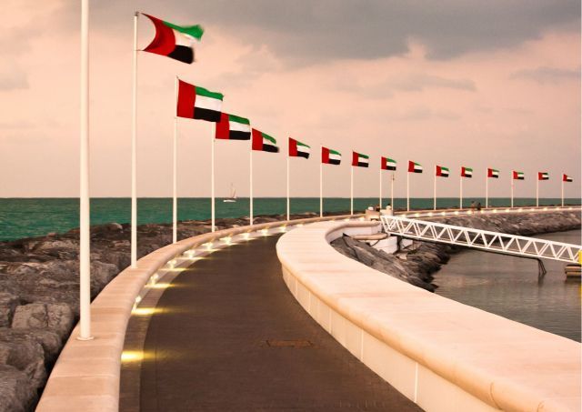 Zjednoczone Emiraty Arabskie przerabiają ropę, zamiast ją eksportować