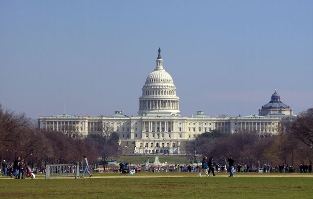 Kongres USA apeluje do Trumpa o nałożenie nowych sankcji na Rosję Kongres USA apeluje do Trumpa o nałożenie nowych sankcji na Rosję
