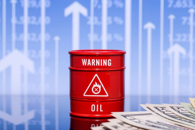 JP Morgan podtrzymuje prognozę cen ropy na 2025 rok JP Morgan podtrzymuje prognozę cen ropy na 2025 rok