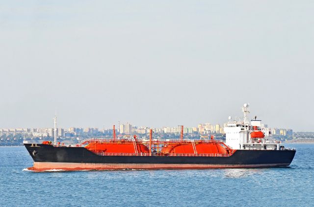 Sonatrach utrzymuje ceny LPG w lipcu, Saudi Aramco je obniża