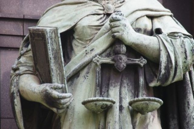 Dwa akty oskarżenia w sprawie nielegalnego obrotu LPG