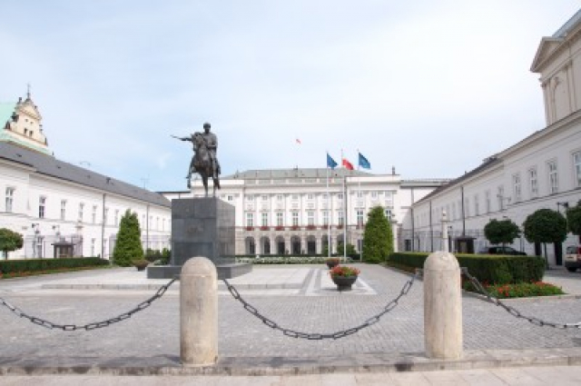 Prezydencki pomysł na tańsze paliwa