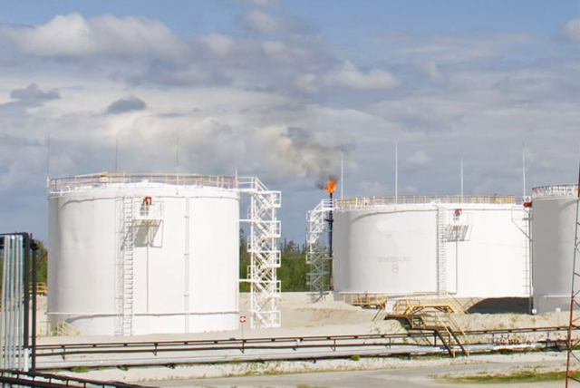 Niemcy uwolnią 15 mln baryłek ropy i produktów naftowych