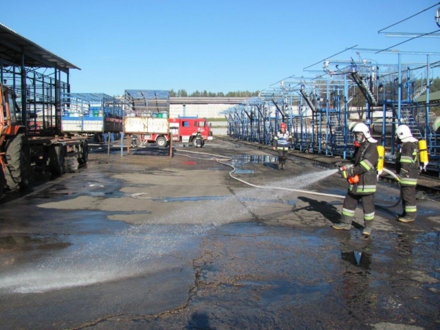 Strażacy w terminalu Barter SA Strażacy w terminalu Barter SA