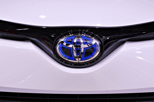 Toyota udostępni patenty na zelektryfikowane pojazdy